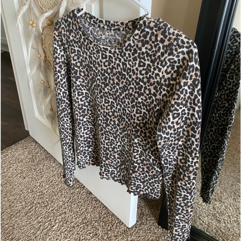 American Eagle Leopard Long‎ Sleeve Top, M